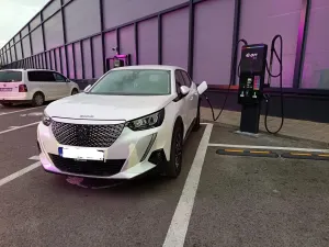 Peugeot 2008 e-2008 Allure 2021