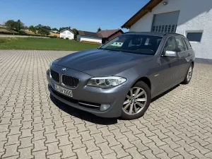 BMW 5 Series F10/F11/F07 [2010 - 2017] 520d Modern Line 2011