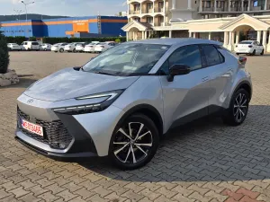 Toyota C-HR 2.0 HEV 197 CP 4x2 CVT Dynamic 2025