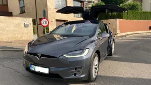 Tesla Model X 2019