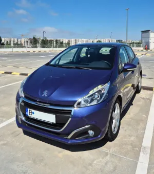 Peugeot 208 I [2012 - 2019] 1.2 L PureTech Allure 2015