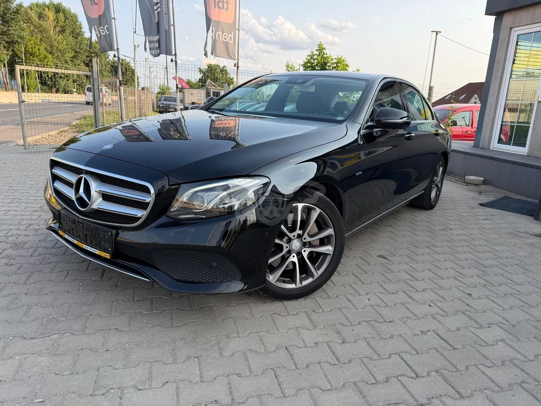 Mercedes-Benz E 350e 9G-TRONIC Avantgarde 2016