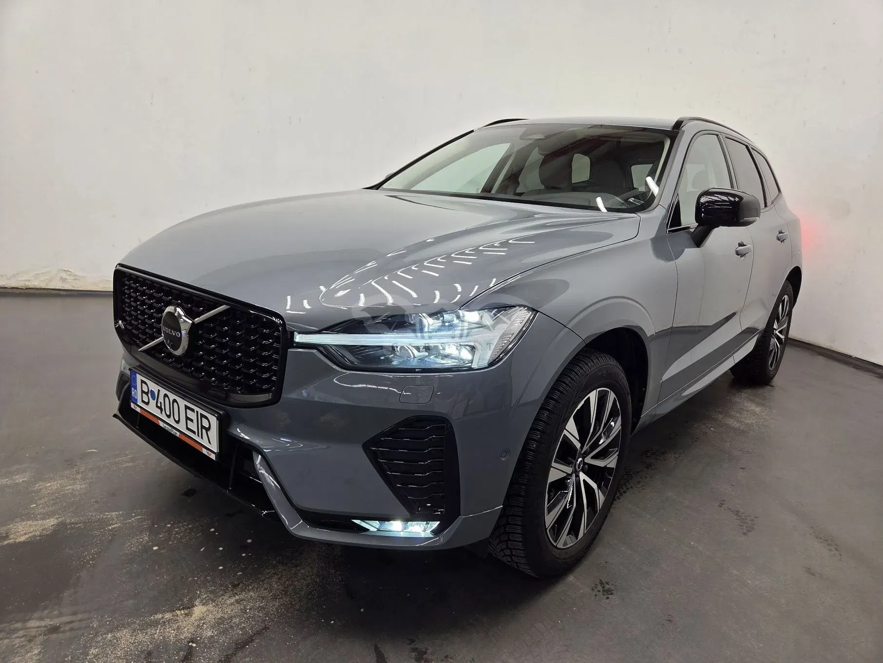 Volvo XC60 B5 AT AWD MHEV Plus Dark 2022