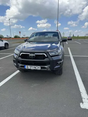 Toyota Hilux VIII [2015 - Prezent] 2.8D 204CP 4x4 Double Cab AT Invincible 2022