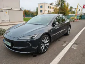 Tesla Model 3 2025