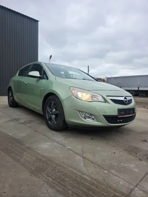 Opel Astra J [2009 - 2018] 1.7 CDTI 2011