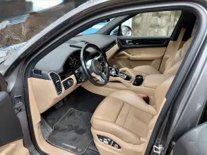 Porsche Cayenne 2021