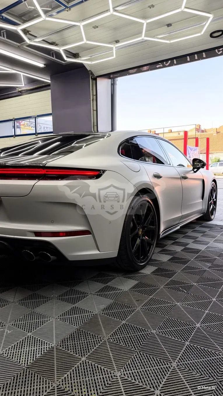 Porsche Panamera 4 E-Hybrid 2024