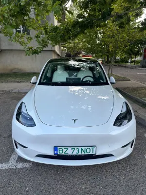 Tesla Model Y AWD Performance 2023