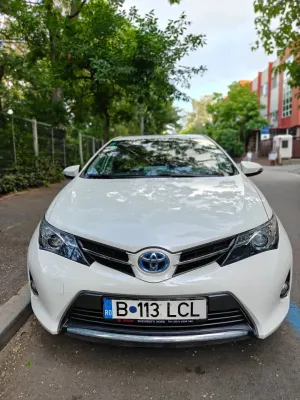Toyota Auris II [2012 - 2018] 1.8 L VVT-i Luna 2013