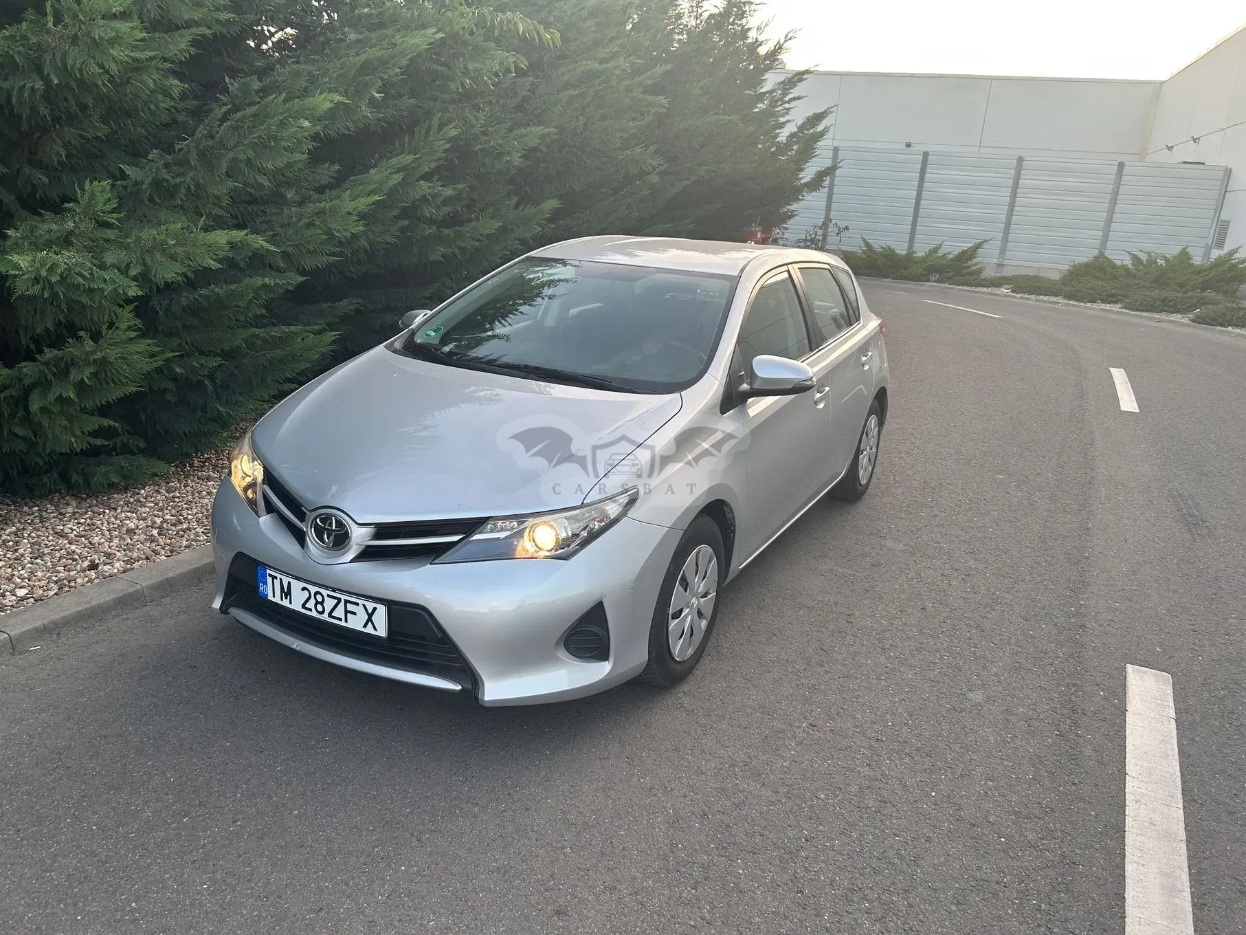 Toyota Auris 1.33 Dual-VVT-i 2013
