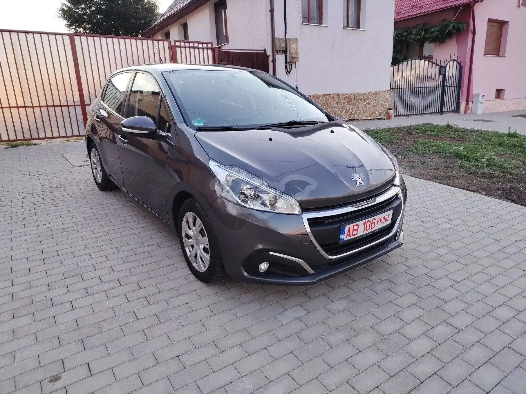 Peugeot 208 I [2012 - 2019] 1.2 L PureTech Active 2018