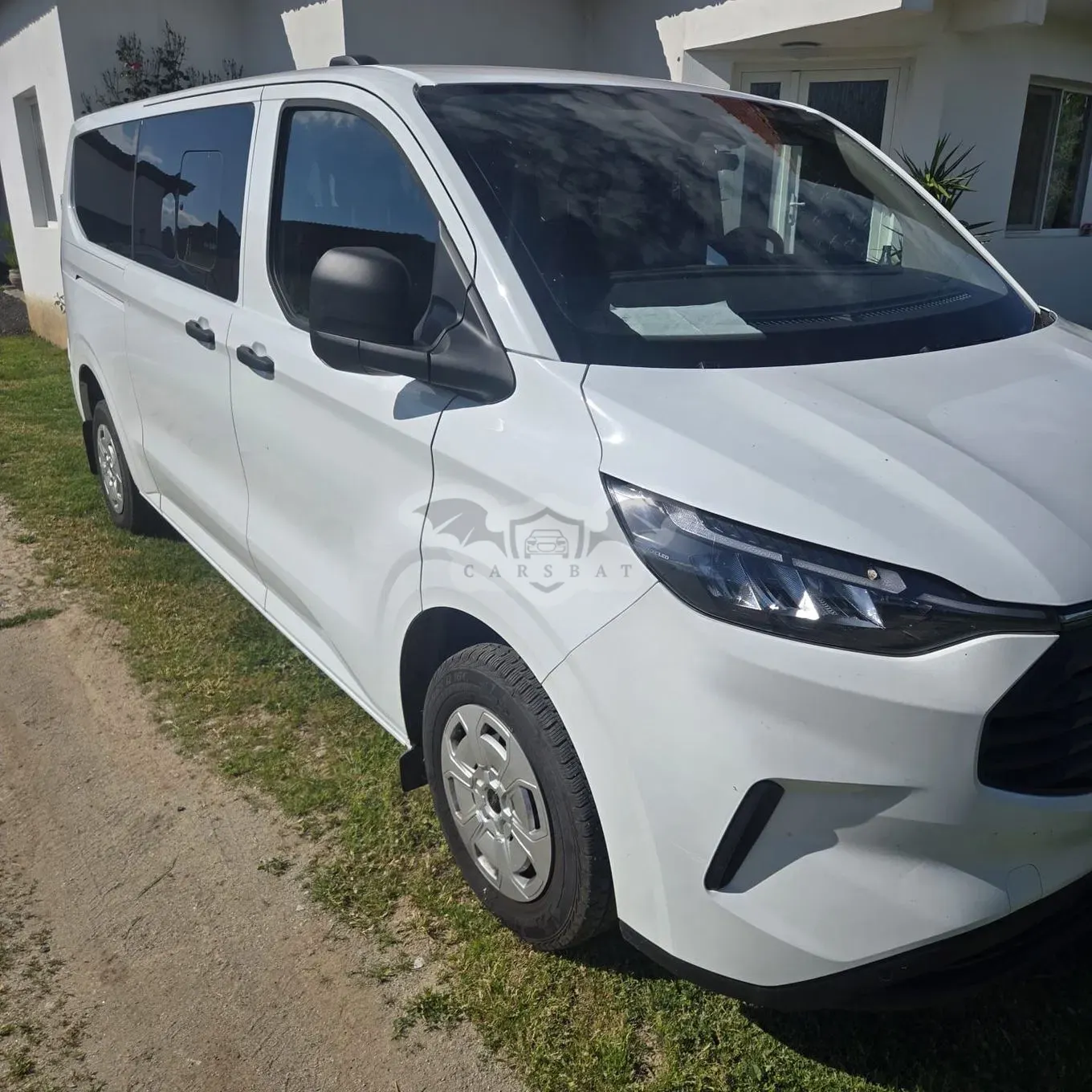 Ford Transit Custom 300L 2.0 EcoBlue 136 CP 6MT L2H1 FWD Limited 2025