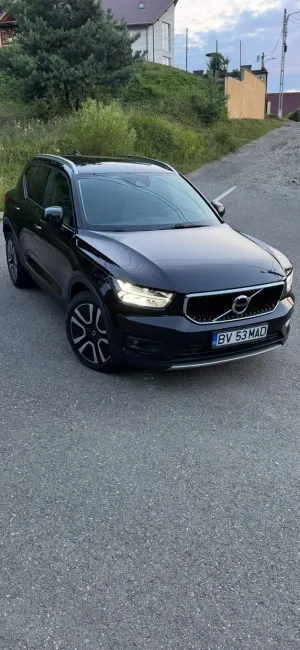 Volvo XC40 D4 AWD Geartronic Momentum 2020