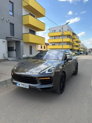 Porsche Cayenne Standard 2020