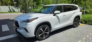 Toyota Highlander III [2020 - Prezent] 2.5 L Dynamic Force 248CP Luxury Pearly 2022