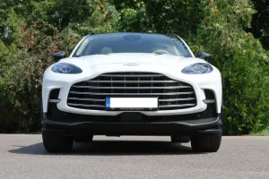 Aston Martin DBX Standard 2025