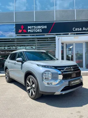 Mitsubishi Outlander IV [2021 - Prezent] 2.4 L 4X4 PHEV Intense 2026
