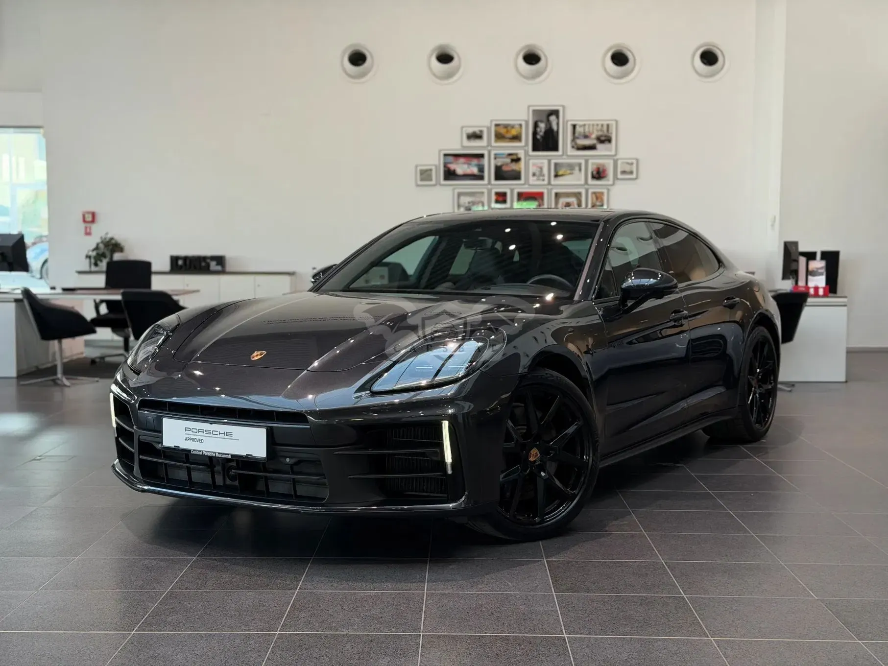 Porsche Panamera 4 E-Hybrid 2025