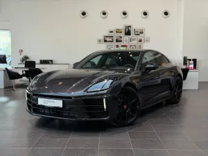 Porsche Panamera 4 E-Hybrid 2025