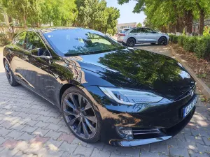 Tesla Model S 2018