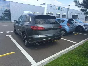 Volkswagen Touareg III [2018 - Prezent] 3.0 V6 TDI SCR 4Motion Automatik R-Line 2019