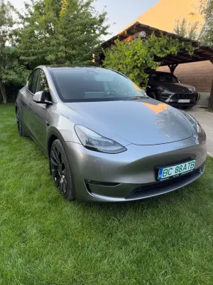 Tesla Model Y Performance Dual Motor AWD 2024