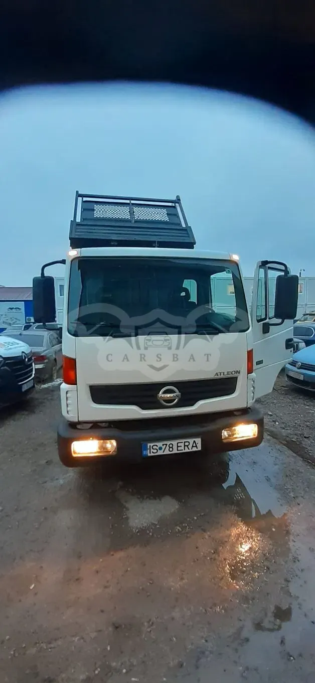 Nissan Atleon 2010