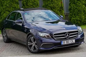 Mercedes-Benz E W213 [2016 - 2023] 200 9G-TRONIC Avantgarde 2020