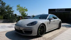 Porsche Panamera 4 E-Hybrid Platinum Edition 2022