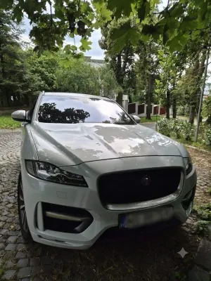 Jaguar F-Pace 25t AWD R-Sport 2018