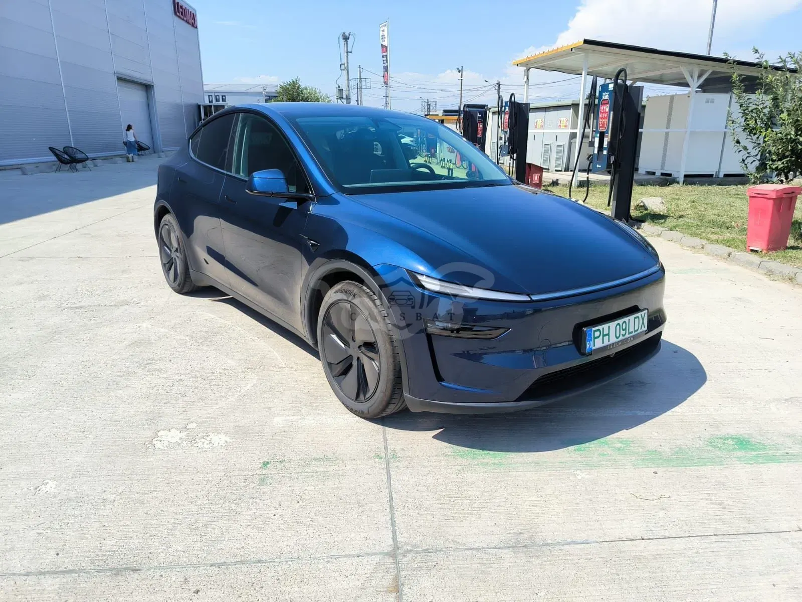 Tesla Model Y 2025