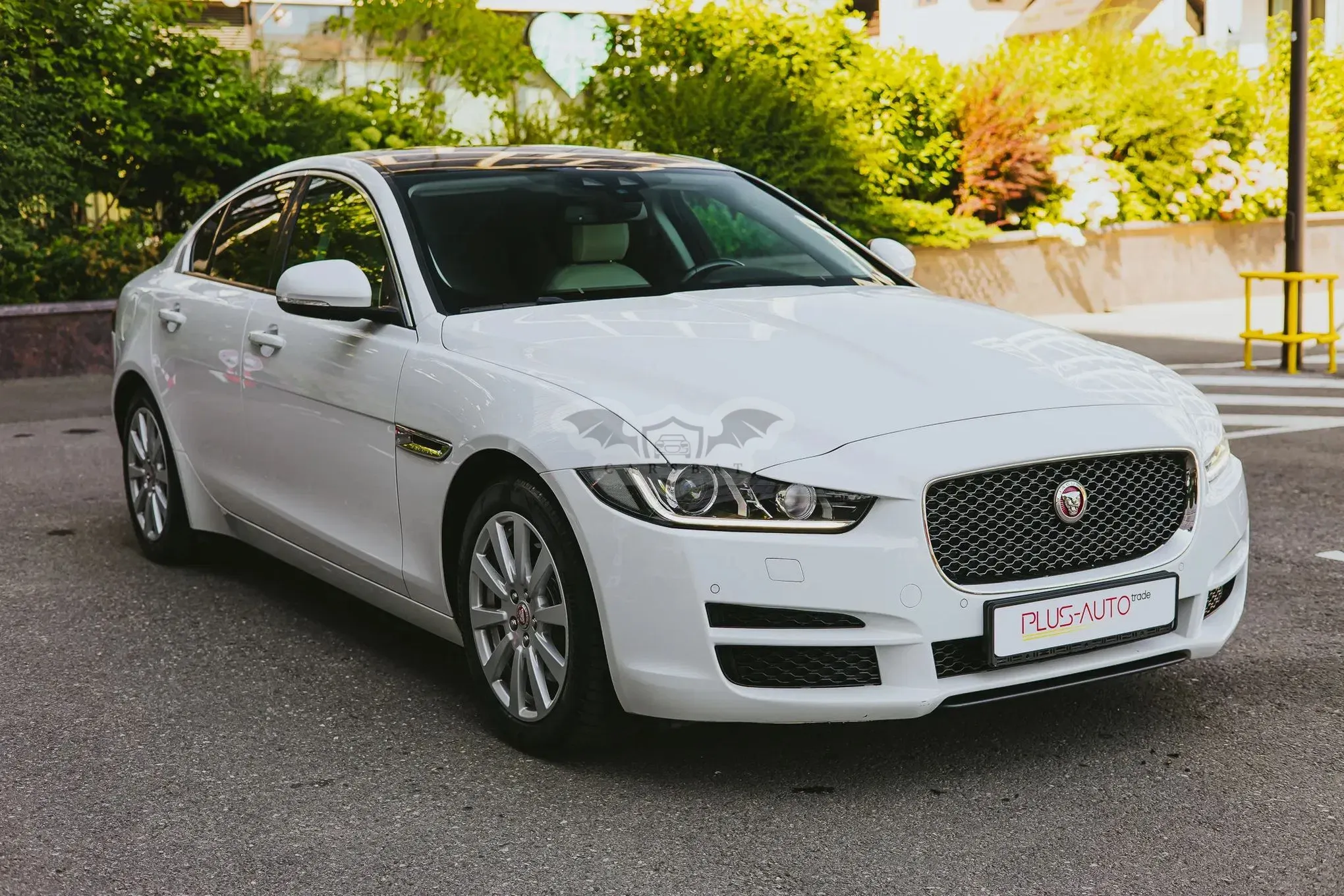 Jaguar XE 2.0 Pure 2017