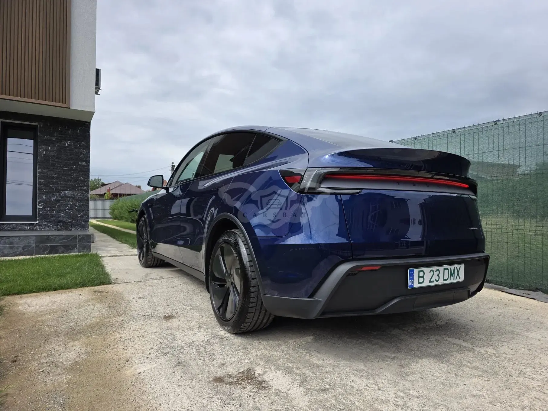Tesla Model Y Long Range RWD Premium 2025