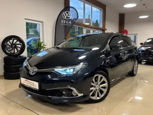 Toyota Auris II [2012 - 2018] 1.8 L VVT-i HSD Sol + 2016