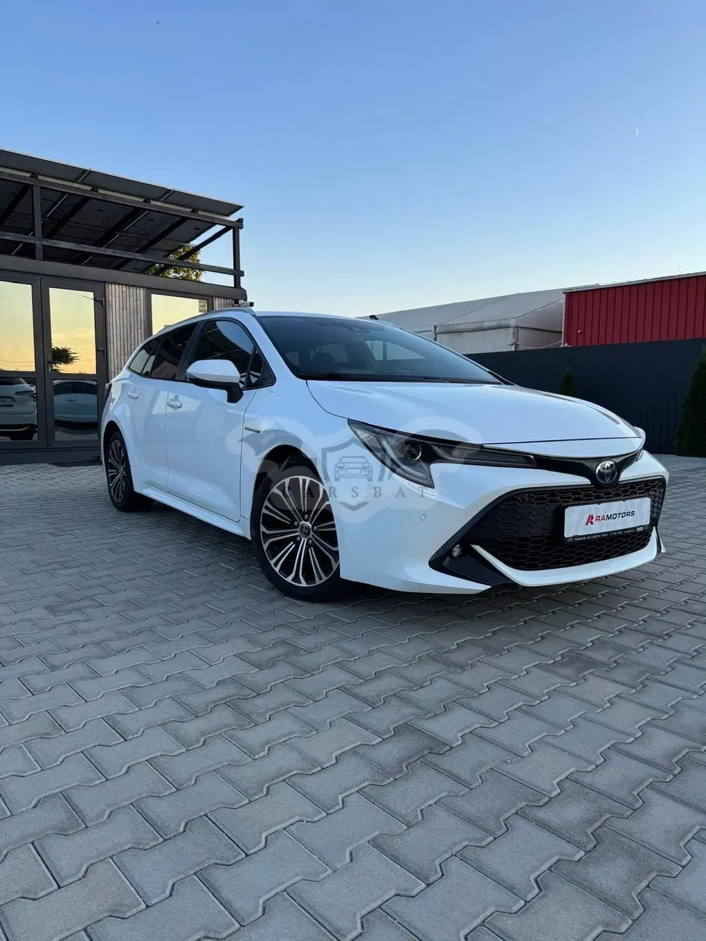 Toyota Corolla XII [2020 - Prezent] 2.0 HSD Exclusive Plus GR Sport Bi-Tone 2019