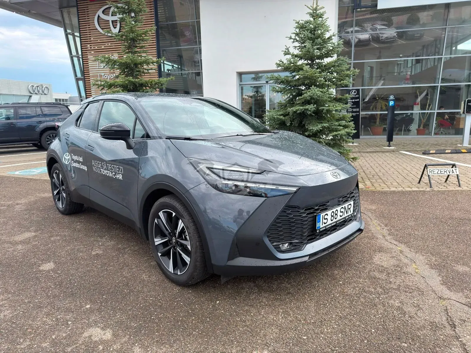 Toyota C-HR 2.0 Hybrid Lounge 2025