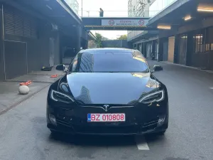 Tesla Model S 2018