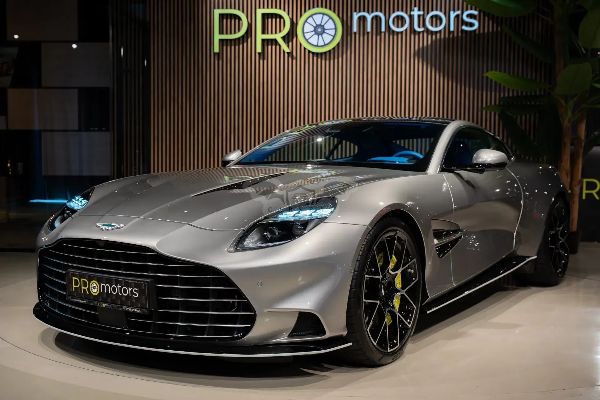 Aston Martin Vanquish 2026