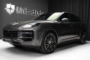 Porsche Cayenne S E-Hybrid Tiptronic S 2024