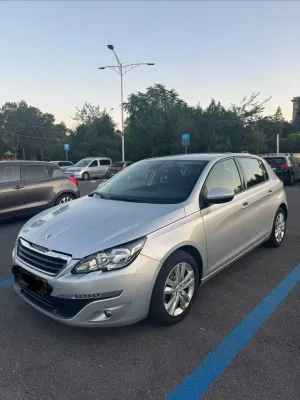 Peugeot 308 II [2013 - 2021] 1.2 L PureTech Turbo Active 2016