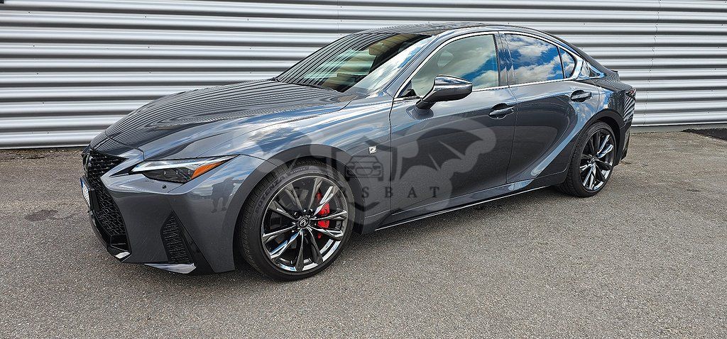 Lexus IS 2023