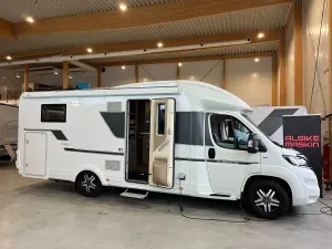 Adria coral plus 670 dc / queenbed / alde / dragkrok 2019