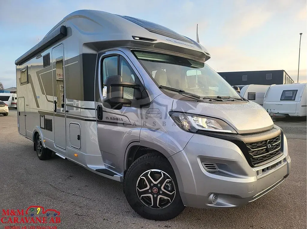 Adria matrix supreme 670sc kampanjpris / hydrauliska stödb. / solcell 2024