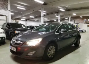 Opel Astra 2011