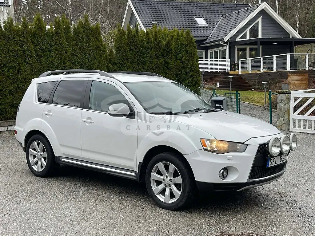 Mitsubishi Outlander 2011