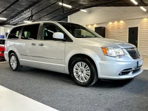 Lancia Voyager 2012