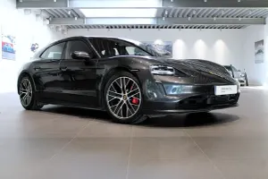 Porsche Taycan 2023