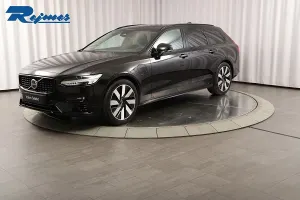 Volvo V90 2025
