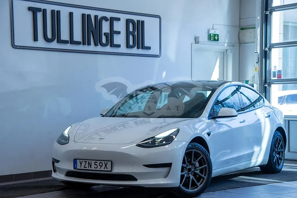 Tesla Model 3 2023
